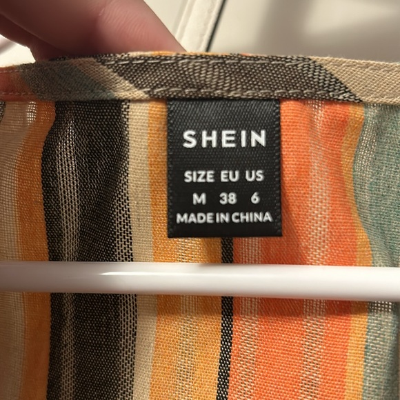 Multi color ruffle sleeve tank - Picture 2 of 2